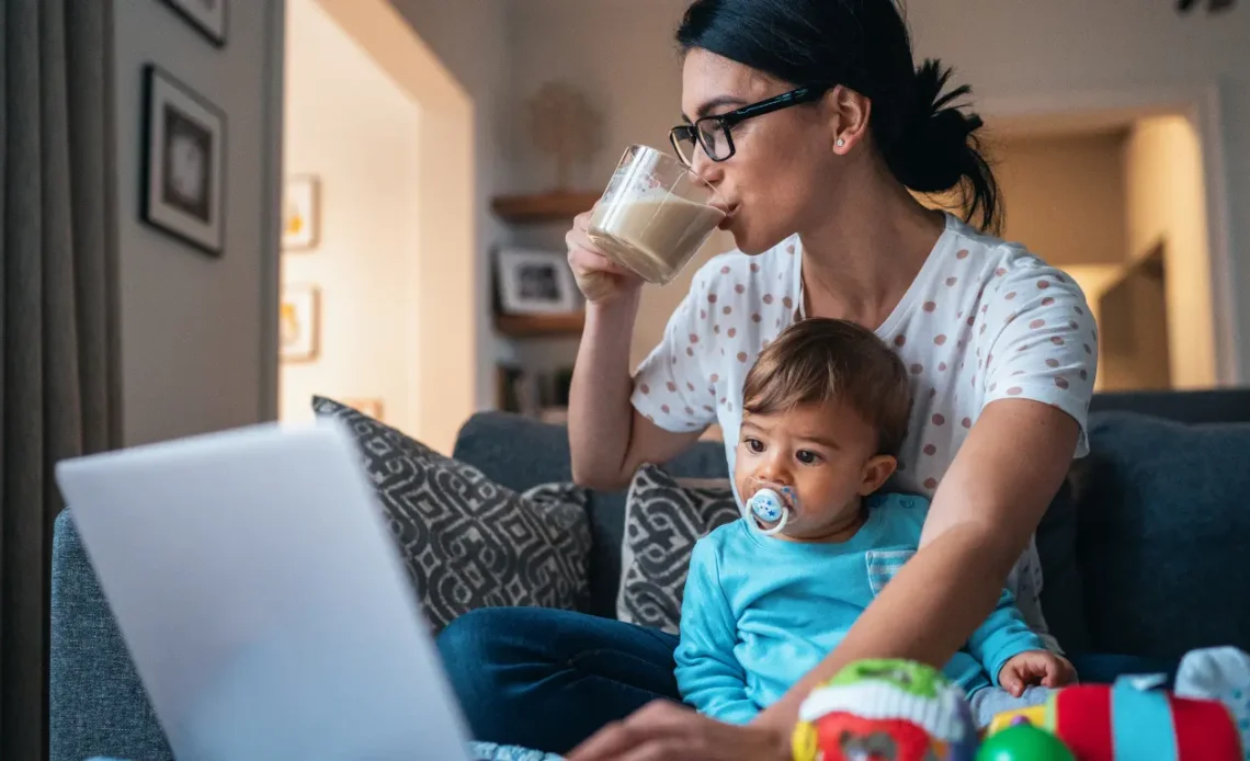 52-Profitable-E-commerce-Niches-for-Stay-at-Home-Moms-Online-Business-Guide.